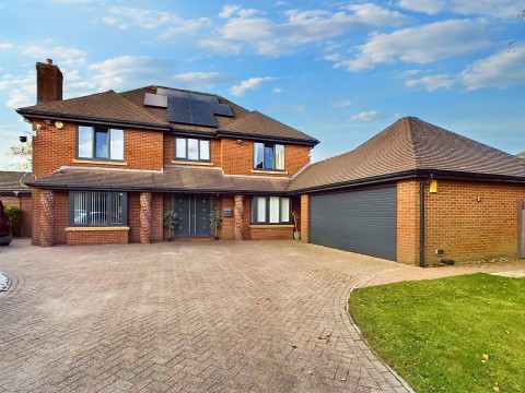 View Full Details for The Highgrove, Heaton, Bolton, BL1