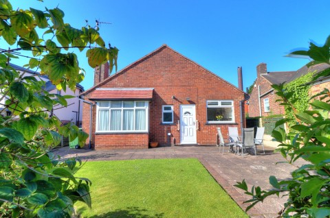 View Full Details for Clifton Crescent, Wigan, WN1